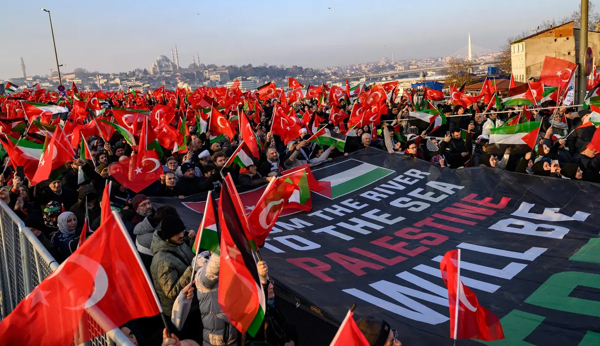 aksi-massa-di-istanbul-ribuan-warga-turki-demo-di-hari-pertama-2025-desak-penghentian-genosida-di-gaza